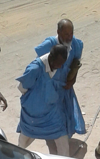 والد الفتاة وعمها أثناء دخولهم قصر العدل(خاص بالحوادث )