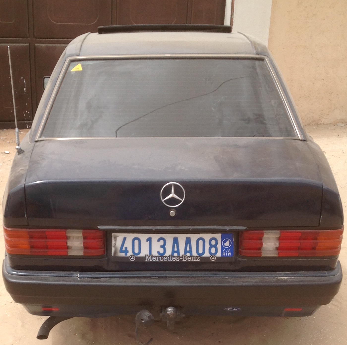 سيارة العصابة