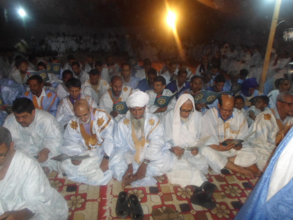 مشهدمن الختمة،يتقدمها القاضي الحسن ولد عابدين